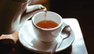 نوشیدن چای و کافئین
