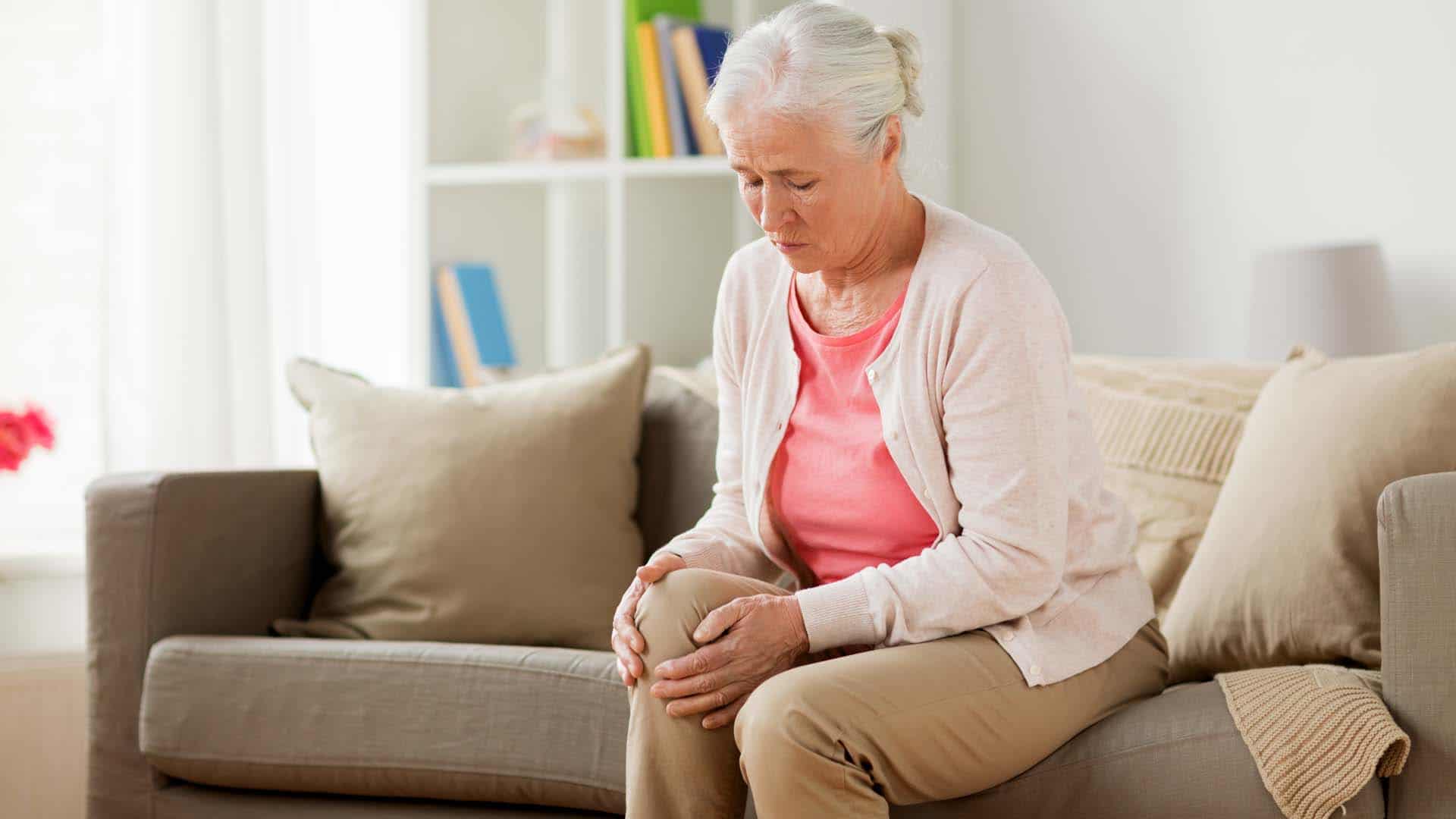 زانو درد در سالمندان با کمک پرستار سالمند