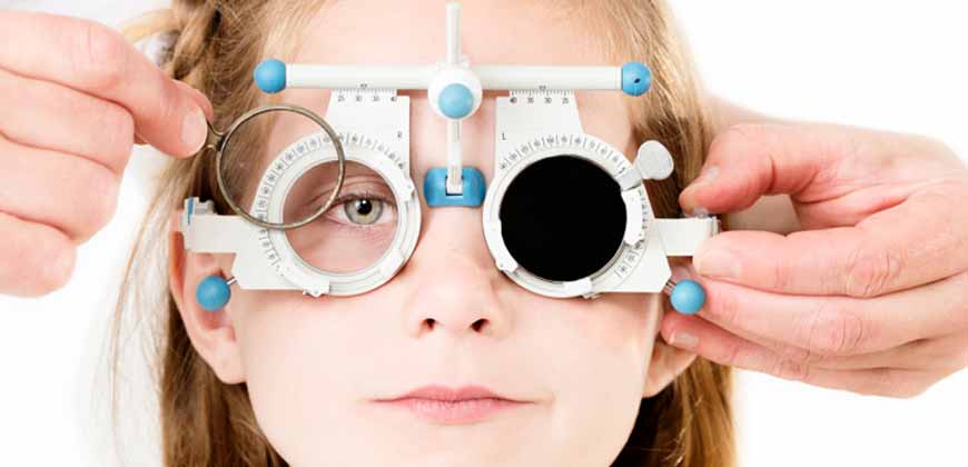 دلایل عارضه دوربینی چشم و درمان آن