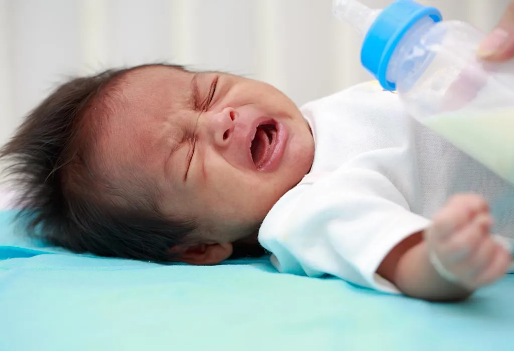 بررسی دلایل گریه نوزاد بعد از شیر خوردن