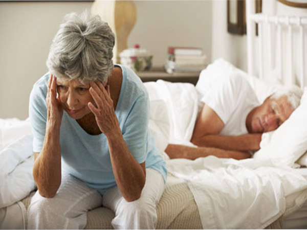 علت اختلالات خواب در سالمندان و درمان آن