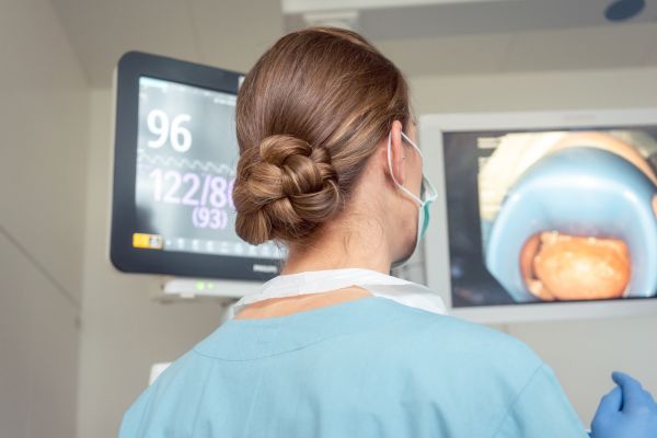  آندوسکوپی کامل معده 