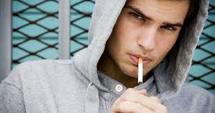 علت کشش نوجوانان به مصرف سیگار